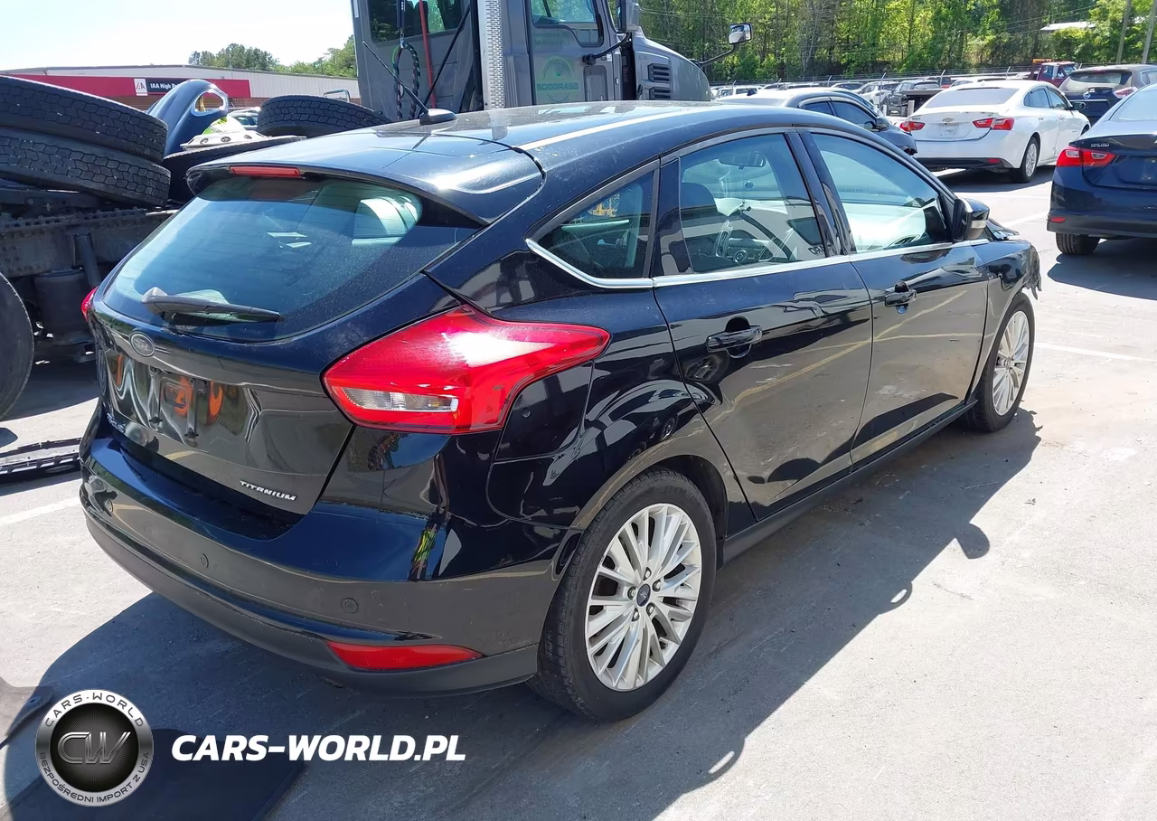 2017 Ford Focus Titanium VIN:1FADP3N2XHL288022 - 4