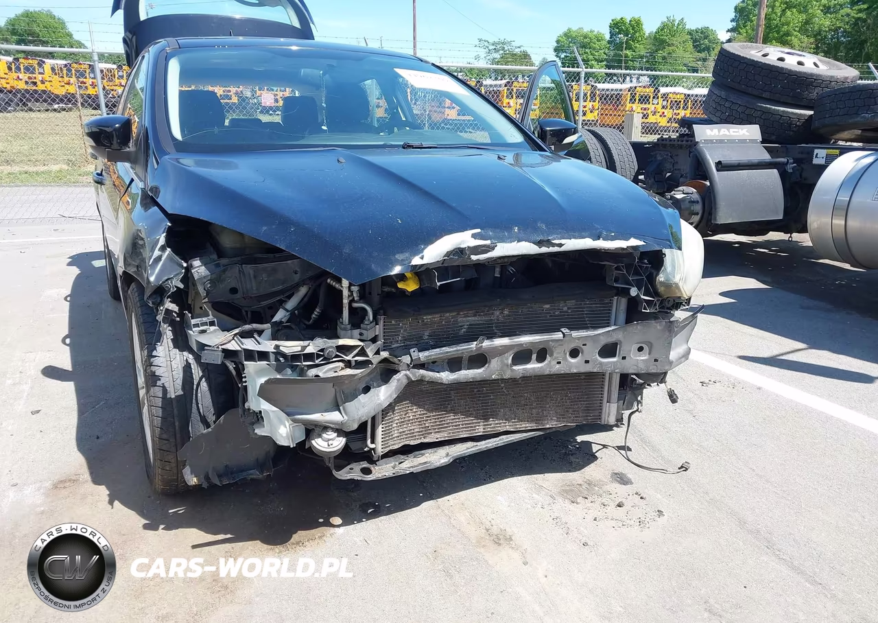 2017 Ford Focus Titanium VIN:1FADP3N2XHL288022 - 6