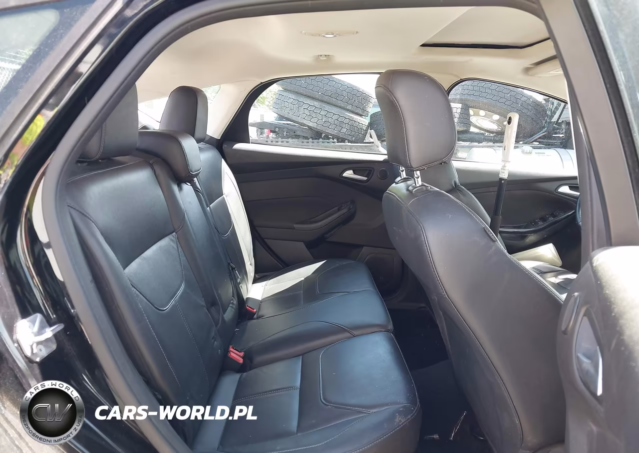 2017 Ford Focus Titanium VIN:1FADP3N2XHL288022 - 8