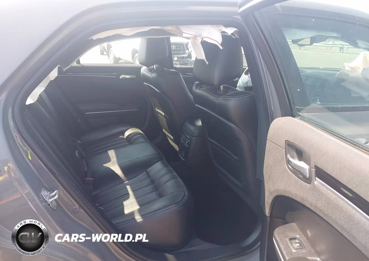 2019 Chrysler 300 300S Awd VIN:2C3CCAGG3KH586077 - 8