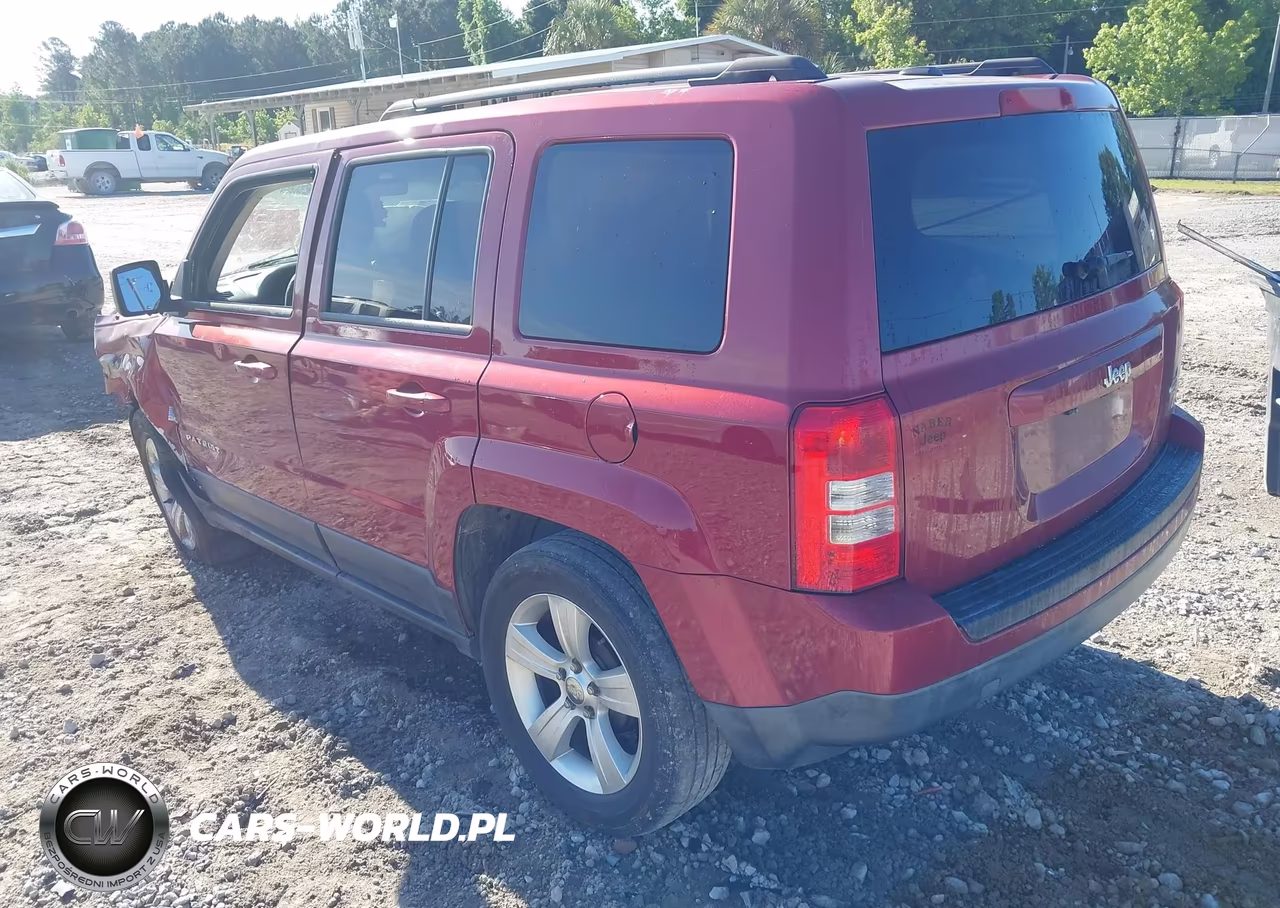 2015 Jeep Patriot Latitude VIN:1C4NJPFB1FD122341 - 3