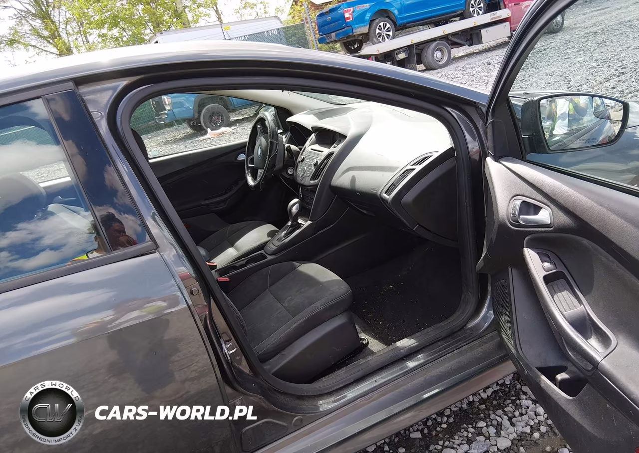 2015 Ford Focus Se VIN:1FADP3K20FL299242 - 5