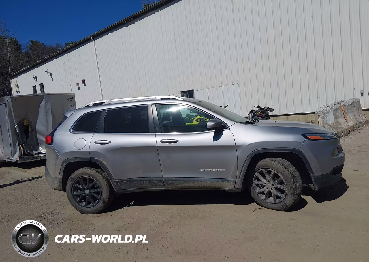 2017 Jeep Cherokee Latitude 4X4 VIN:1C4PJMCB1HW575054 - 13
