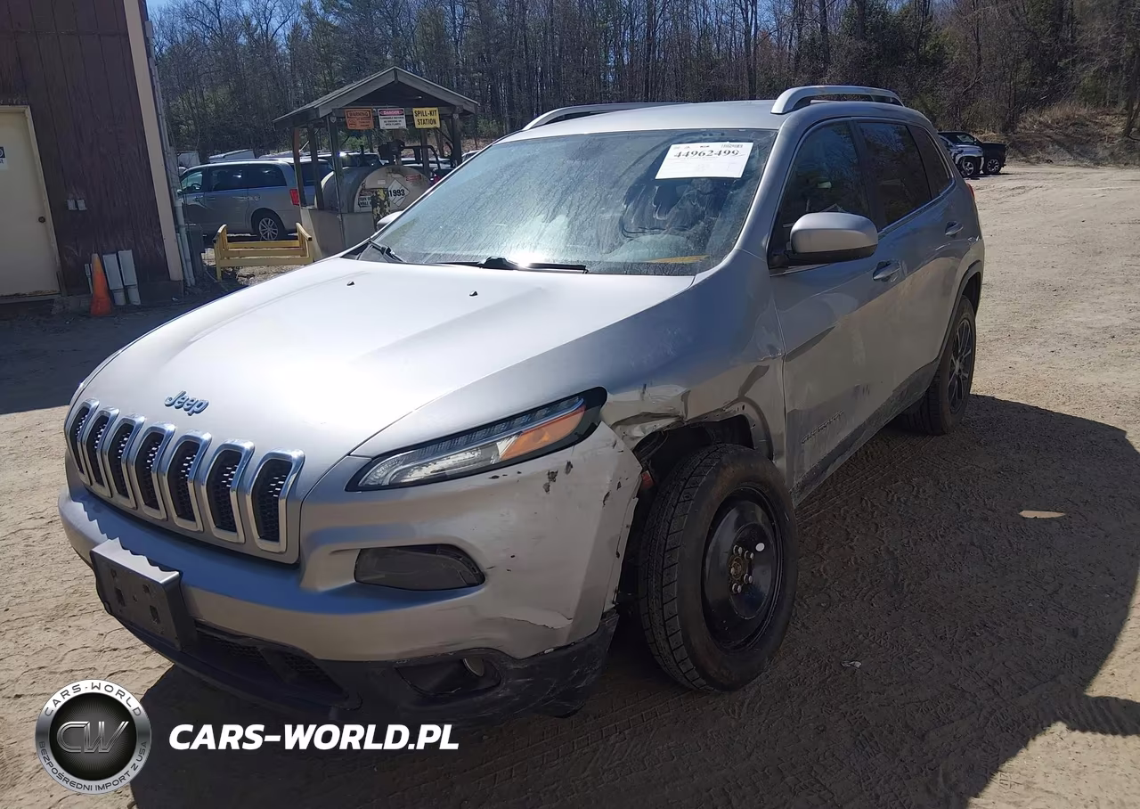 2017 Jeep Cherokee Latitude 4X4 VIN:1C4PJMCB1HW575054 - 6