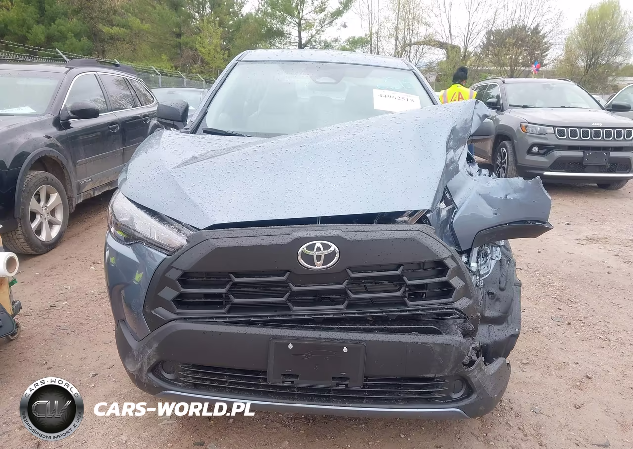 2026 Toyota Corolla Cross L VIN:7MUAAABG0TV176748 - 11