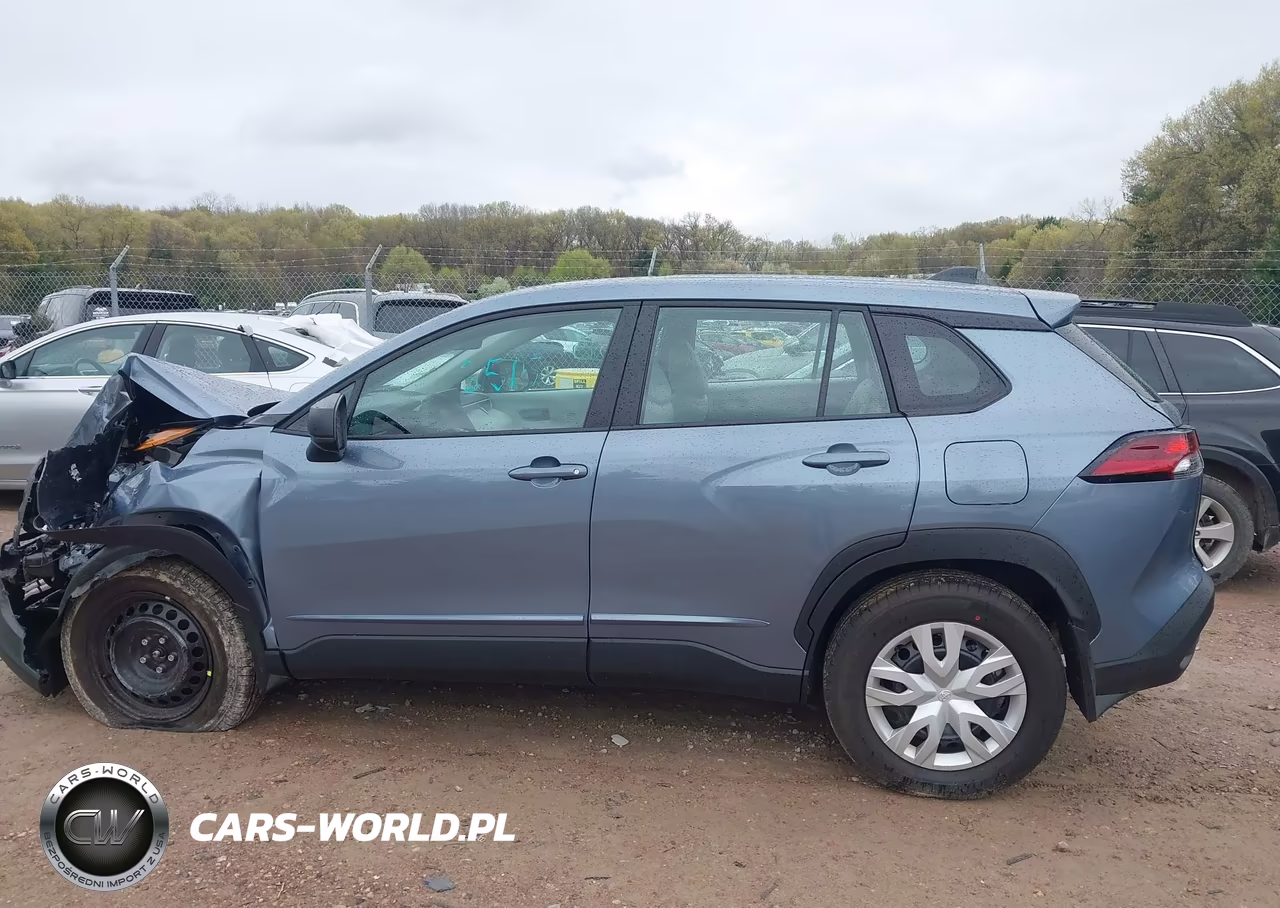 2026 Toyota Corolla Cross L VIN:7MUAAABG0TV176748 - 13