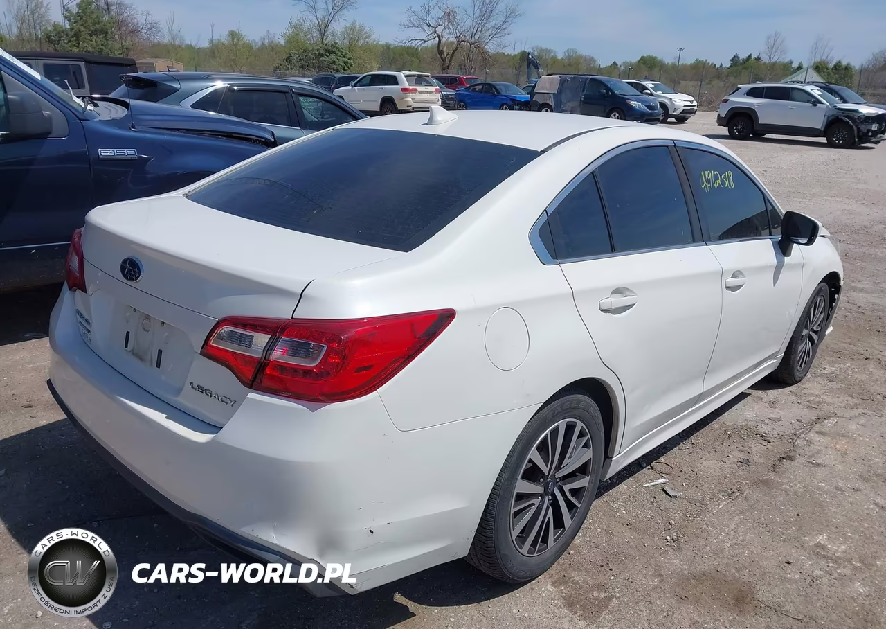 2018 Subaru Legacy 2.5I Premium VIN:4S3BNAC6XJ3028047 - 4