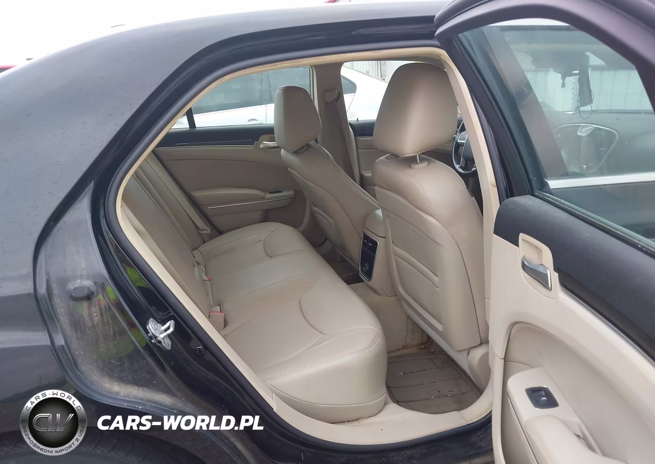 2013 Chrysler 300 Motown VIN:2C3CCAAG9DH574754 - 8
