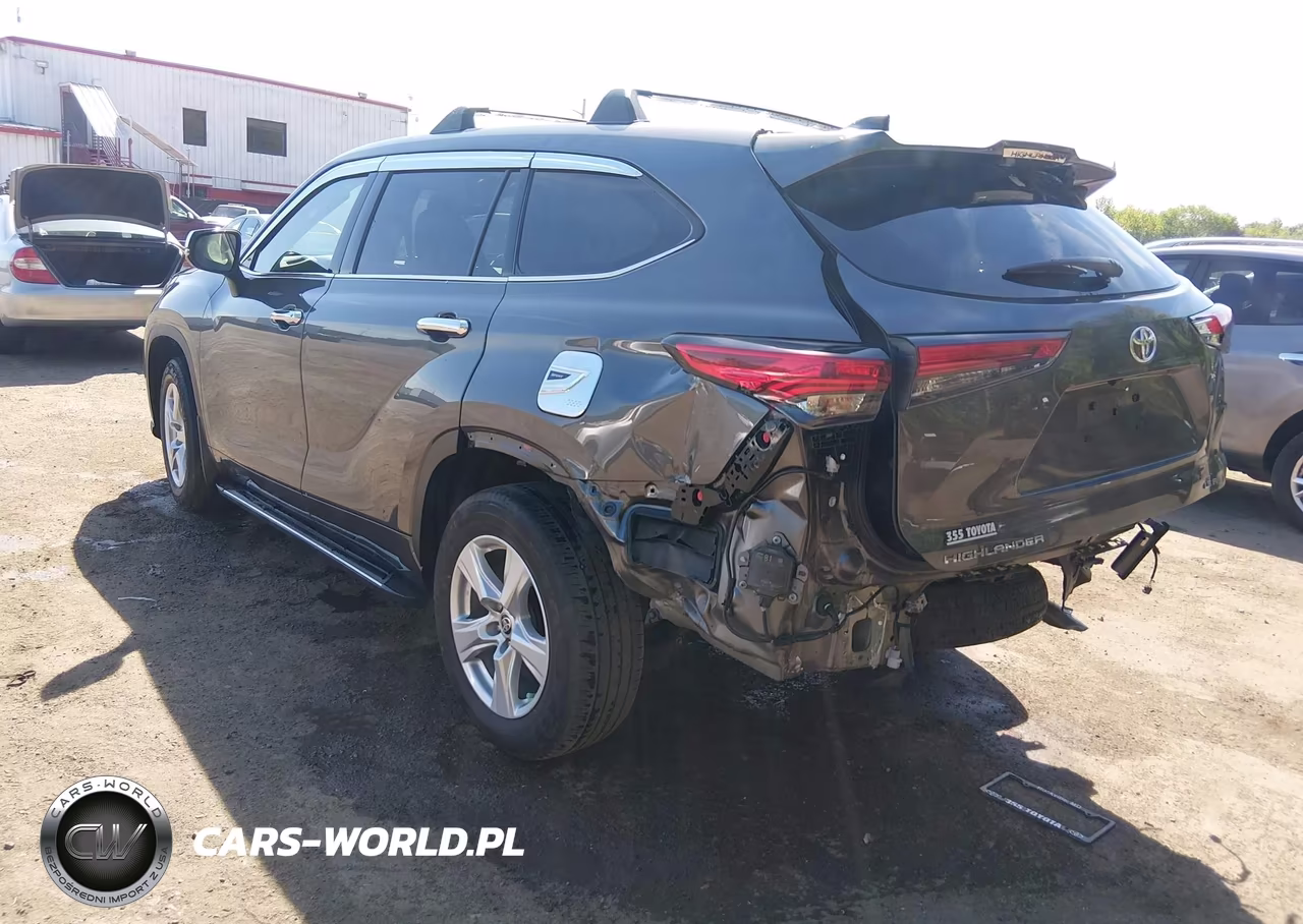 2022 Toyota Highlander Le VIN:5TDBZRBH9NS596154 - 3
