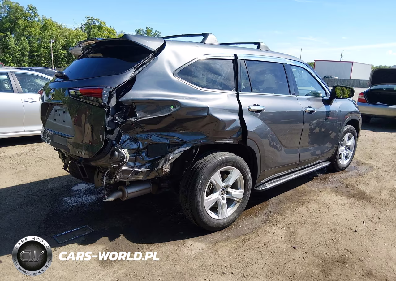 2022 Toyota Highlander Le VIN:5TDBZRBH9NS596154 - 4