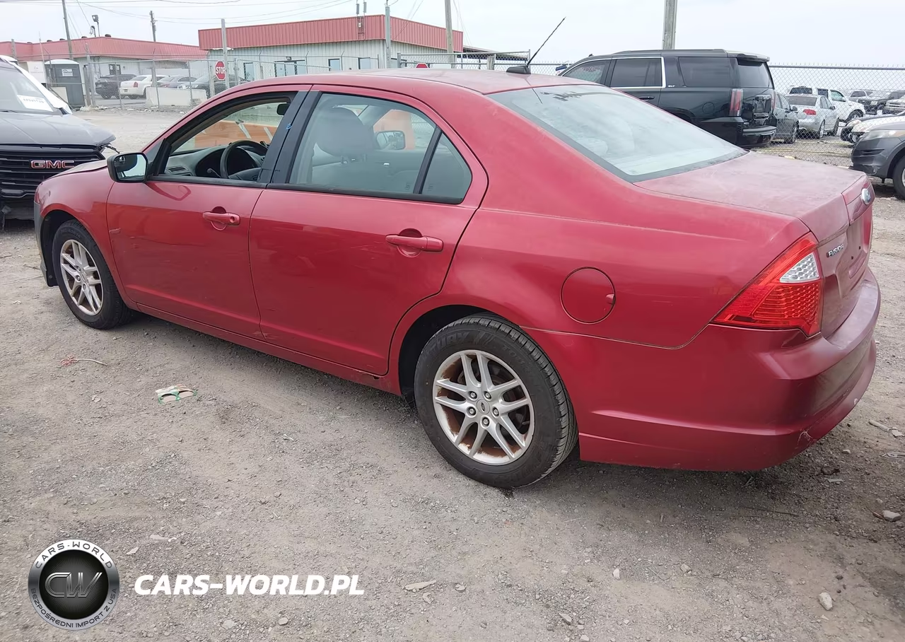 2011 Ford Fusion S VIN:3FAHP0GA0BR333563 - 3