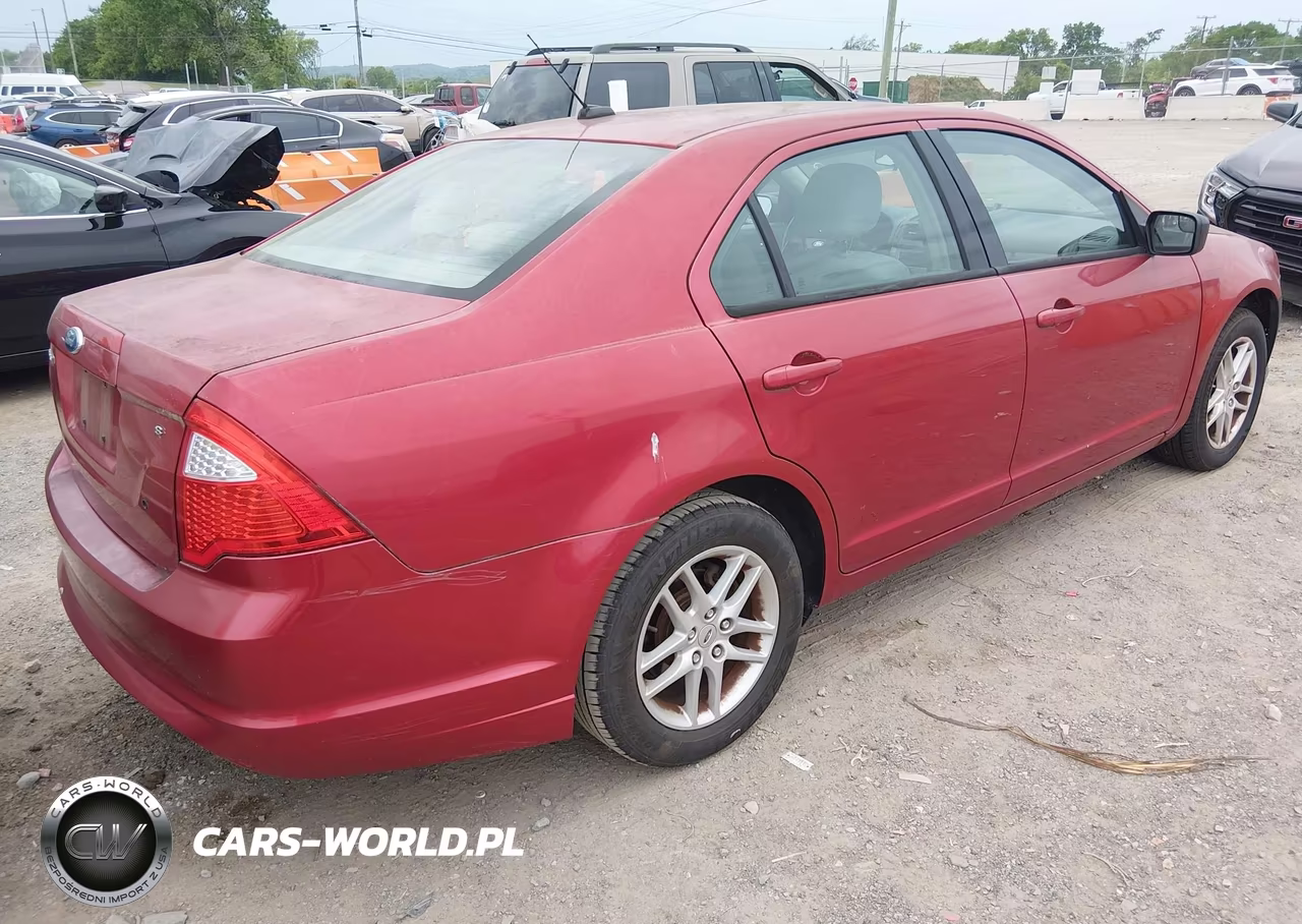2011 Ford Fusion S VIN:3FAHP0GA0BR333563 - 4
