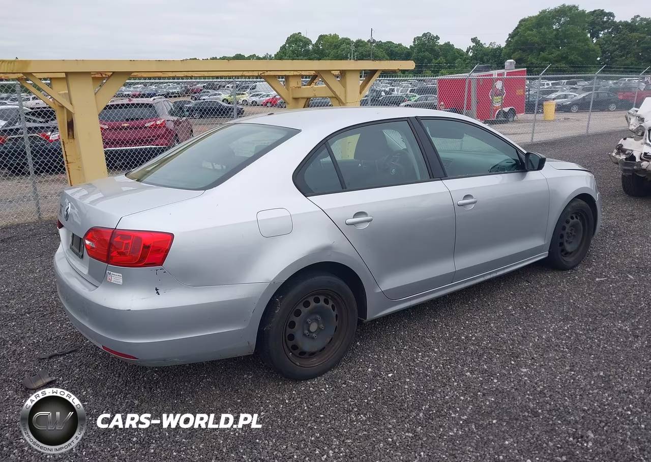 2013 Volkswagen Jetta 2.0L S VIN:3VW2K7AJ9DM218750 - 4