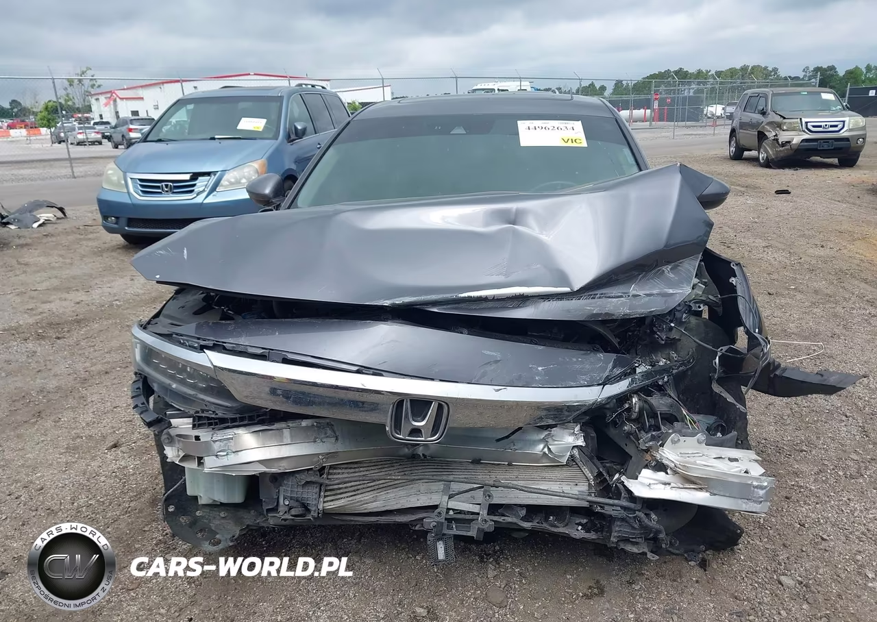 2018 Honda Accord Touring 2.0T VIN:1HGCV2F9XJA028921 - 13