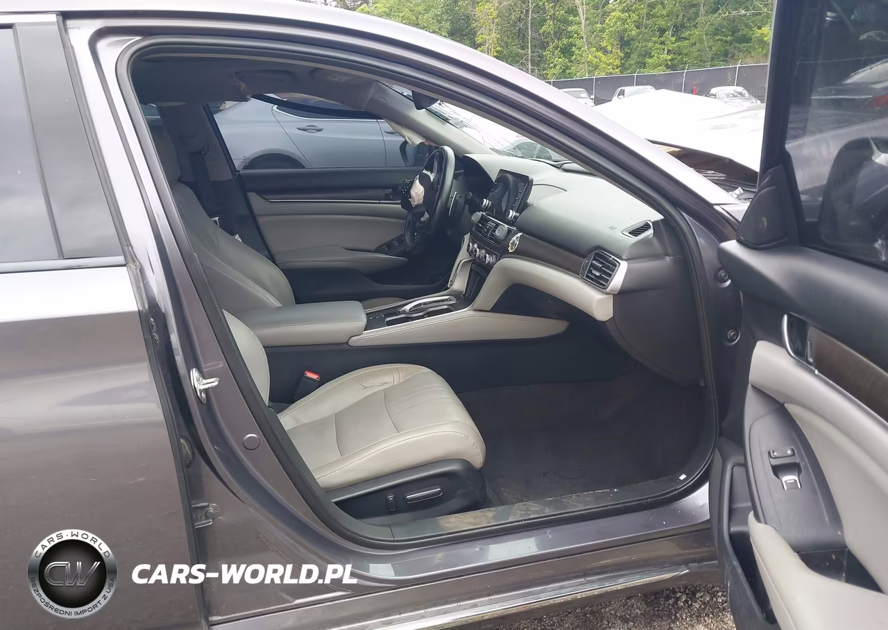 2018 Honda Accord Touring 2.0T VIN:1HGCV2F9XJA028921 - 5