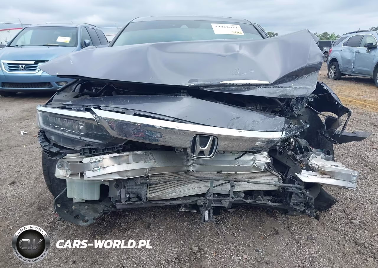 2018 Honda Accord Touring 2.0T VIN:1HGCV2F9XJA028921 - 6