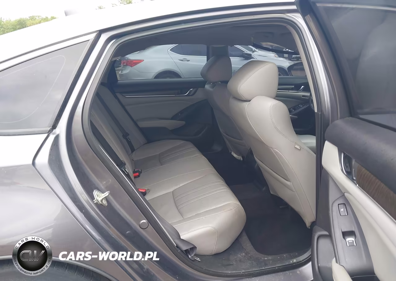 2018 Honda Accord Touring 2.0T VIN:1HGCV2F9XJA028921 - 8