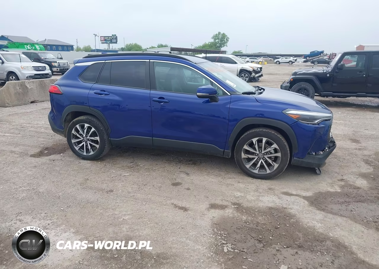 2023 Toyota Corolla Cross Xle VIN:7MUEAAAG7PV056325 - 13