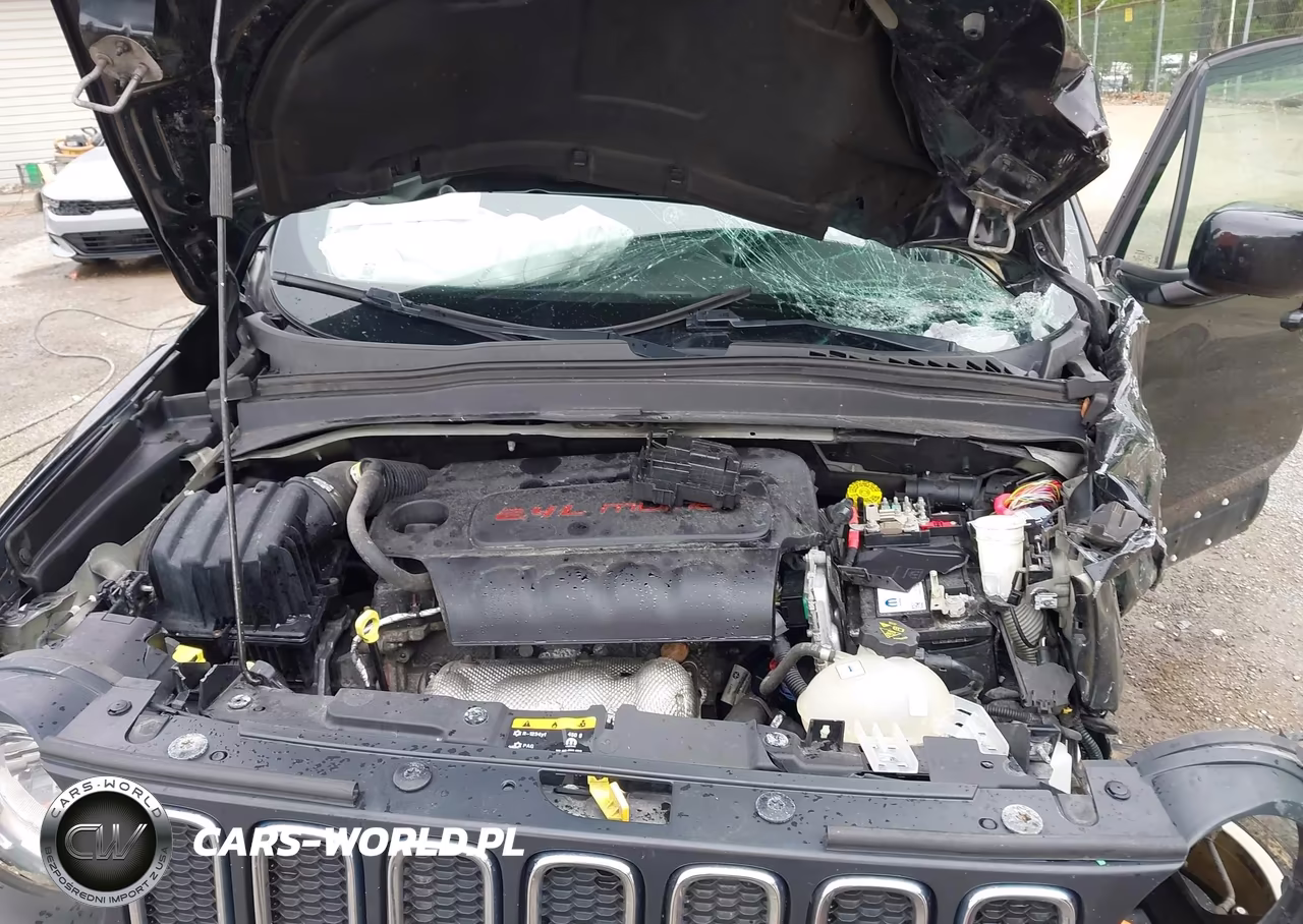 2018 Jeep Renegade Latitude 4X4 VIN:ZACCJBBB4JPG77245 - 10