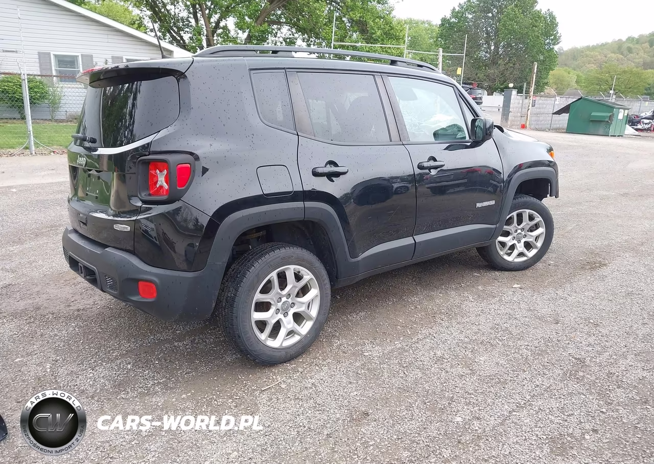 2018 Jeep Renegade Latitude 4X4 VIN:ZACCJBBB4JPG77245 - 4