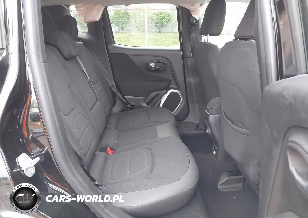 2018 Jeep Renegade Latitude 4X4 VIN:ZACCJBBB4JPG77245 - 8