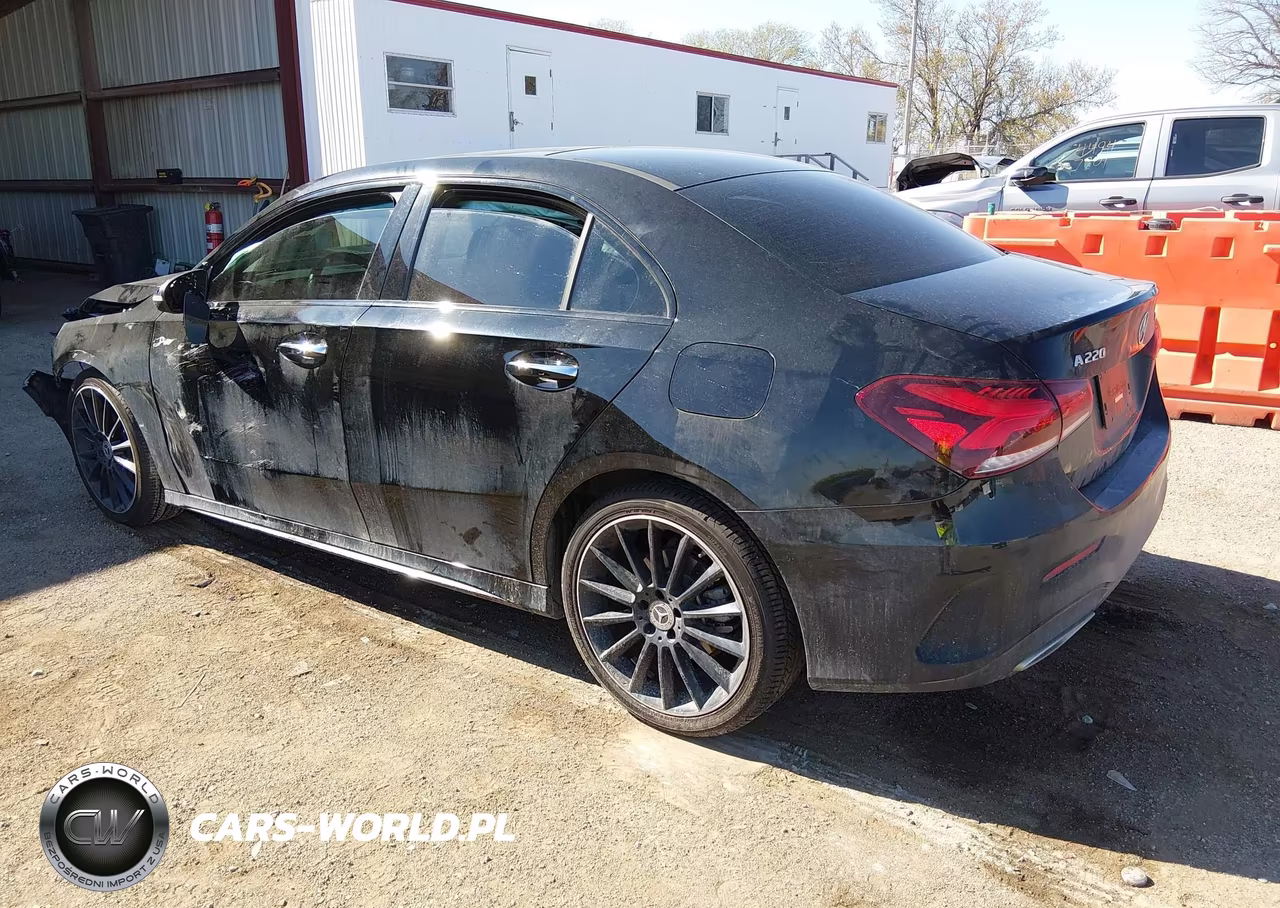 2022 Mercedes-Benz A 220 4Matic VIN:W1K3G4FB0NJ370137 - 3
