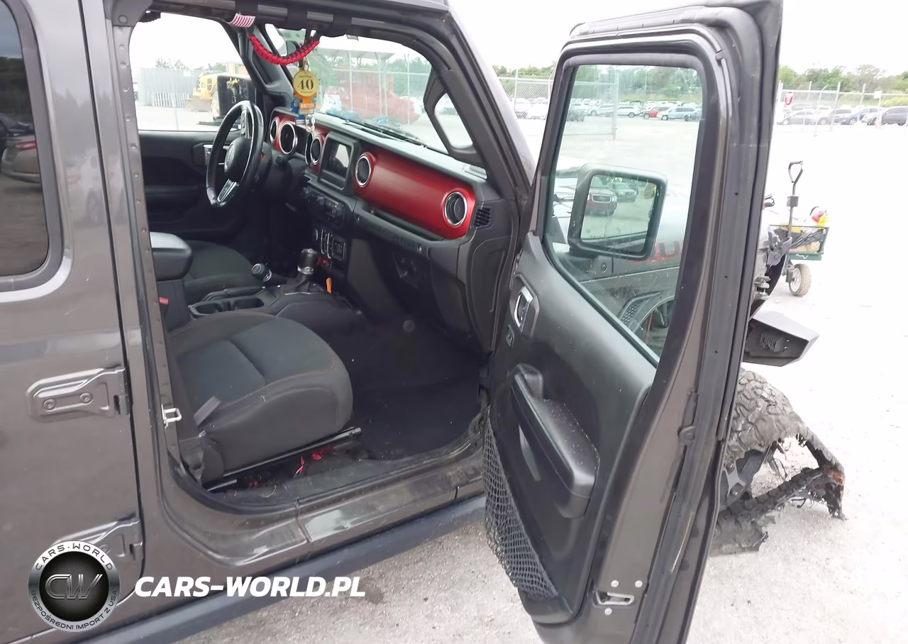 2019 Jeep Wrangler Unlimited Rubicon 4X4 VIN:1C4HJXFN3KW544696 - 5