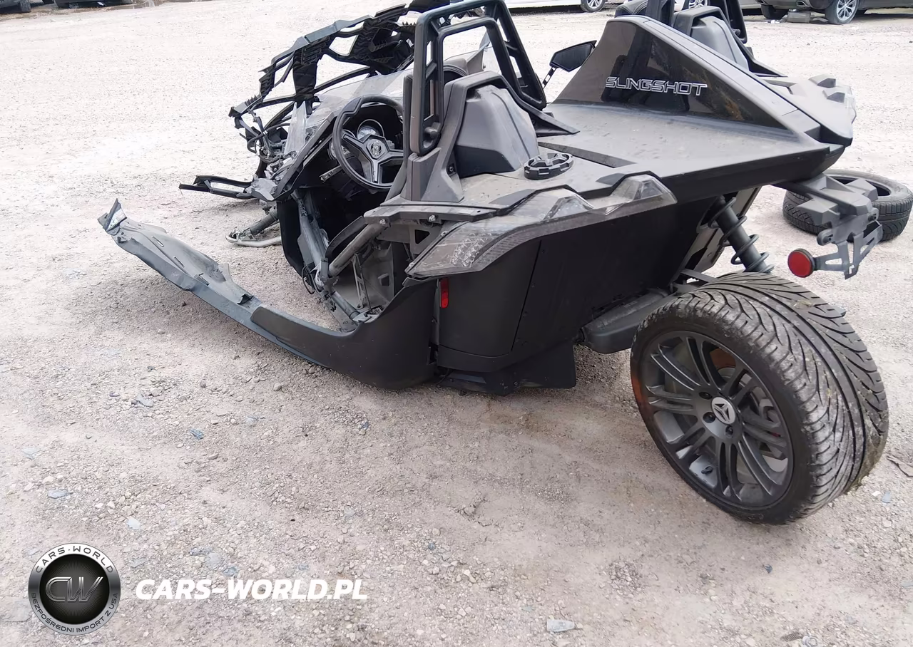 2018 Polaris Slingshot VIN:57XAASFA3J8125369 - 3