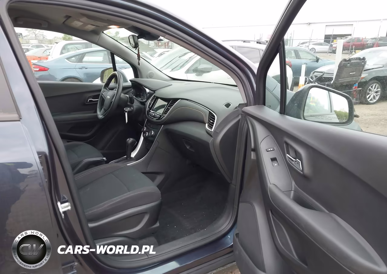 2019 Chevrolet Trax Ls VIN:3GNCJKSB5KL114822 - 5
