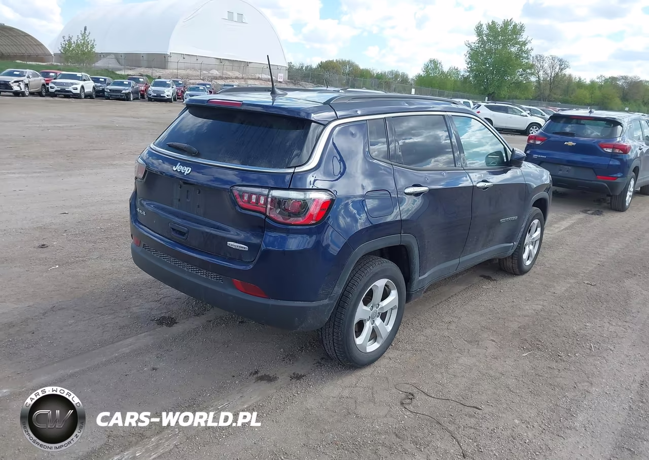 2021 Jeep Compass Latitude 4X4 VIN:3C4NJDBB4MT555244 - 4
