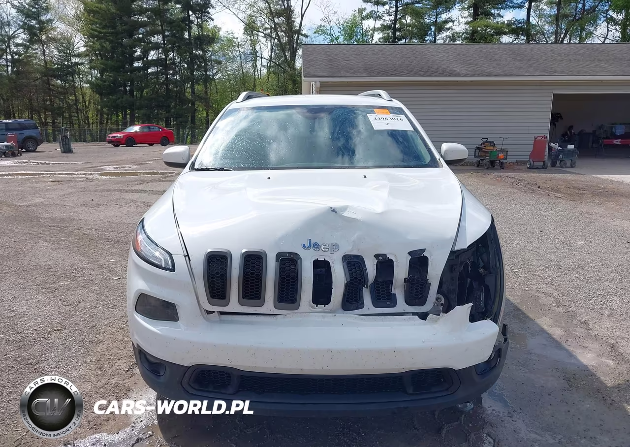 2015 Jeep Cherokee Latitude VIN:1C4PJMCB3FW679879 - 12