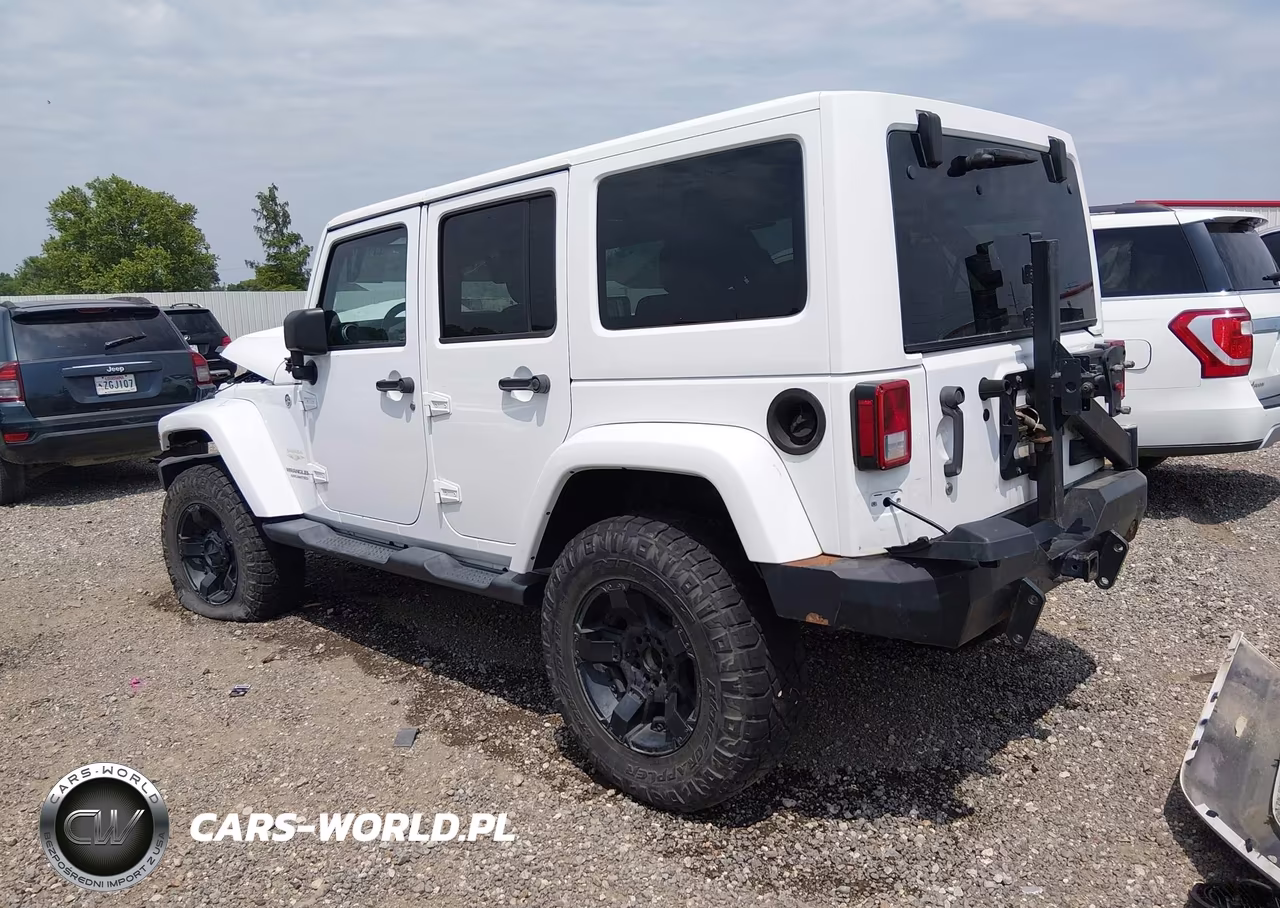 2014 Jeep Wrangler Unlimited Sahara VIN:1C4BJWEG1EL219506 - 3