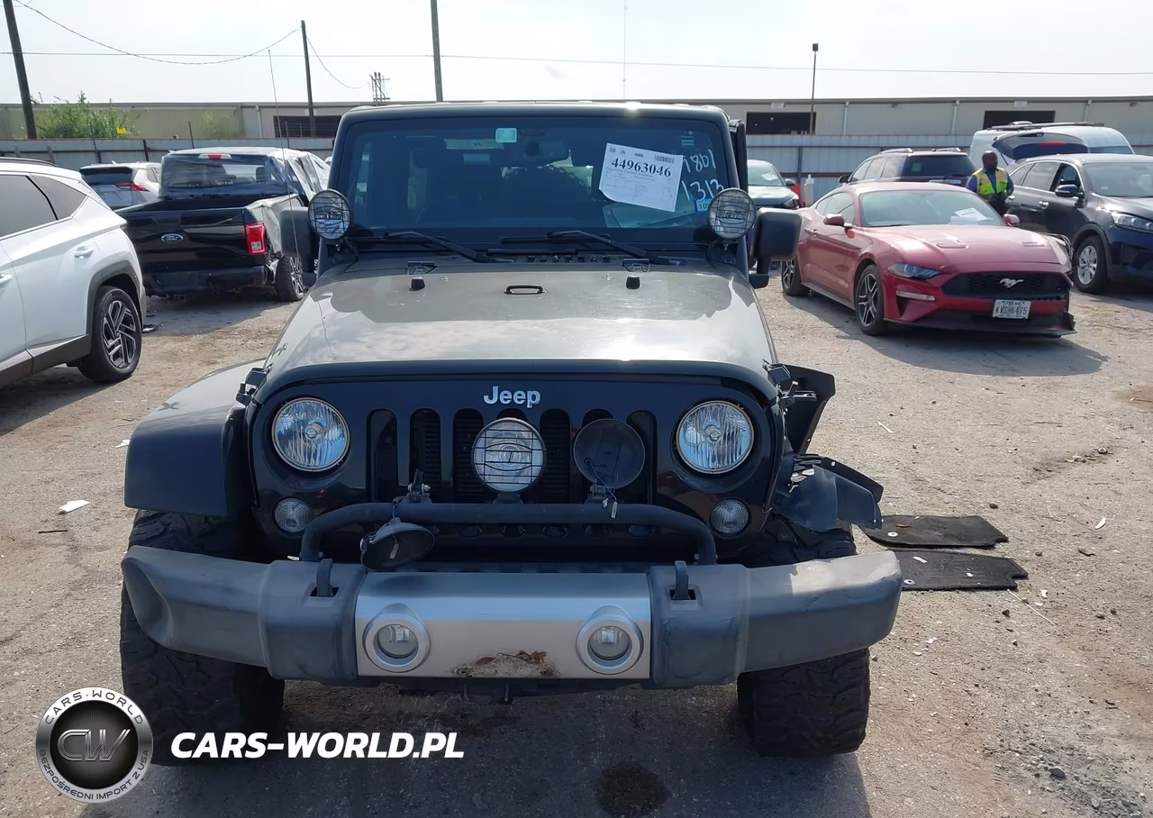 2014 Jeep Wrangler Unlimited Sahara VIN:1C4HJWEG5EL104658 - 12