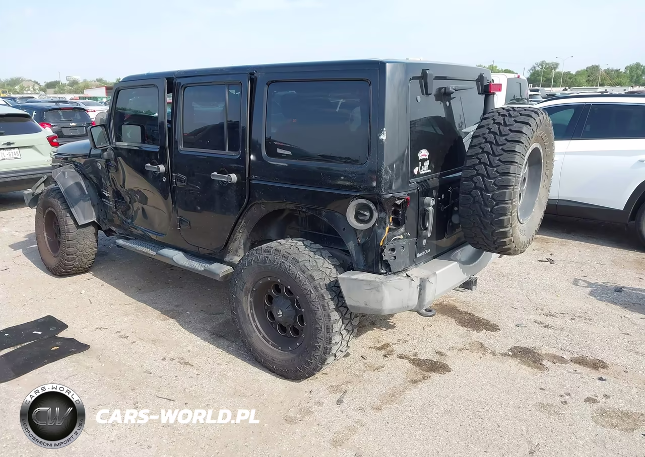 2014 Jeep Wrangler Unlimited Sahara VIN:1C4HJWEG5EL104658 - 3