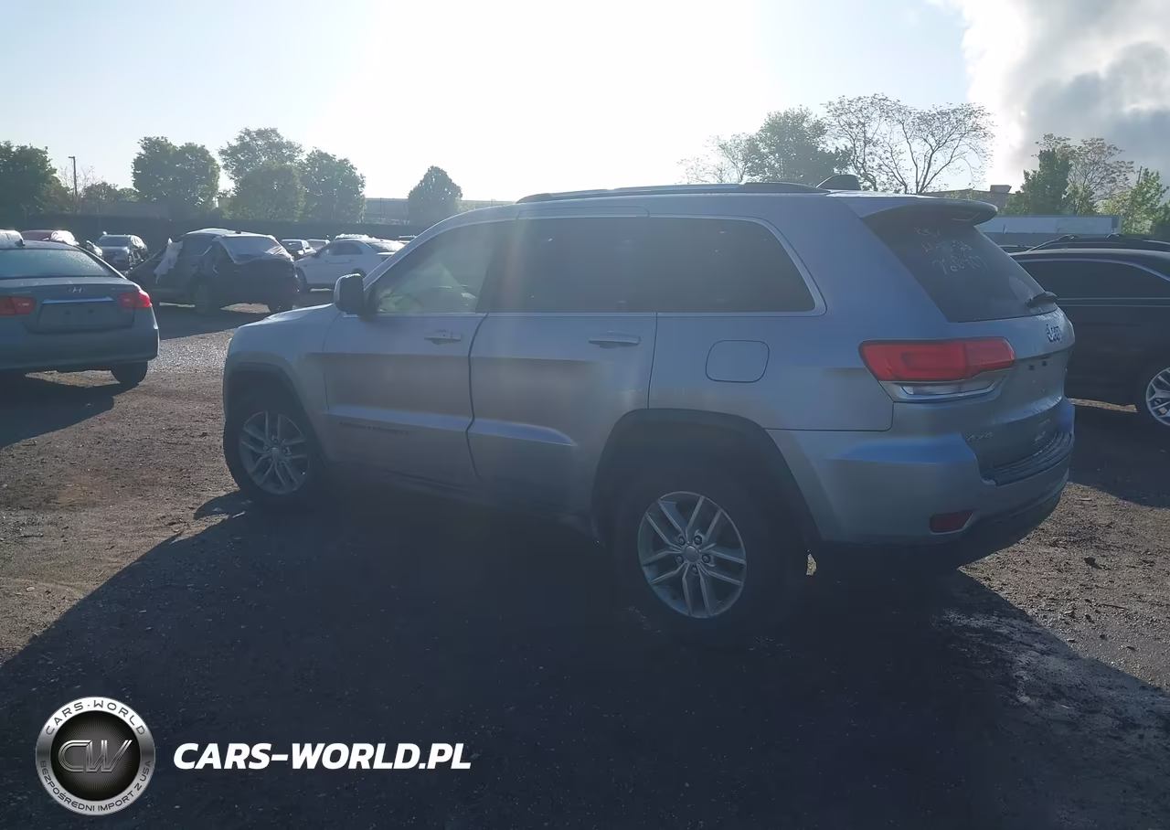 2017 Jeep Grand Cherokee Laredo 4X4 VIN:1C4RJFAG5HC720407 - 3
