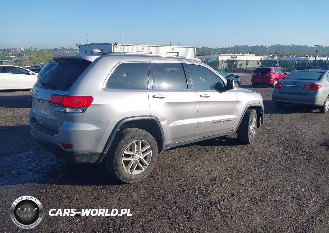 2017 Jeep Grand Cherokee Laredo 4X4 VIN:1C4RJFAG5HC720407 - 4