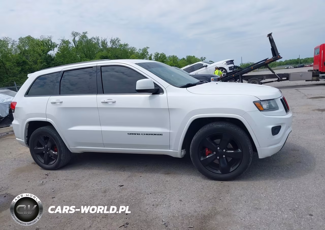 2015 Jeep Grand Cherokee Altitude VIN:1C4RJFAG2FC720913 - 13