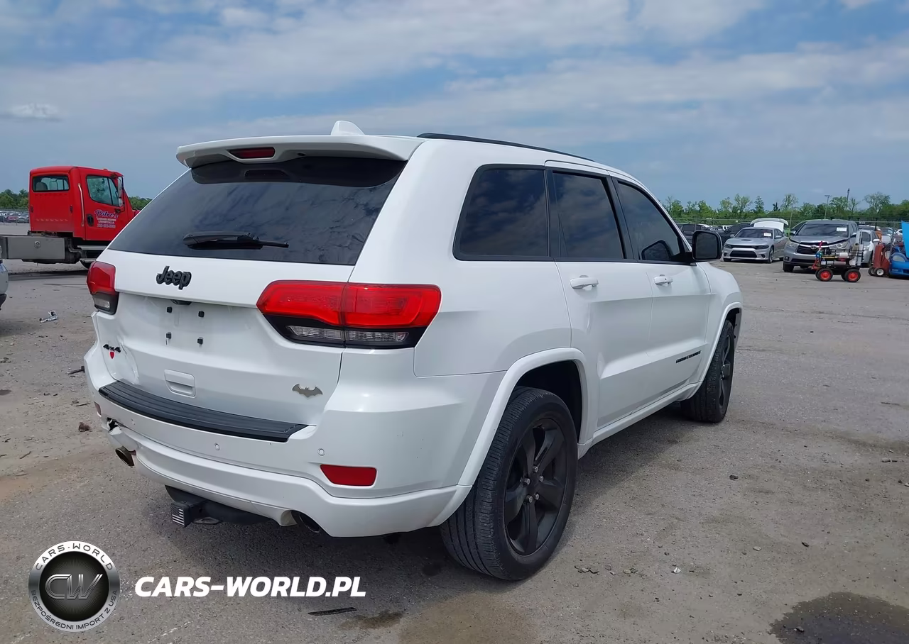 2015 Jeep Grand Cherokee Altitude VIN:1C4RJFAG2FC720913 - 4
