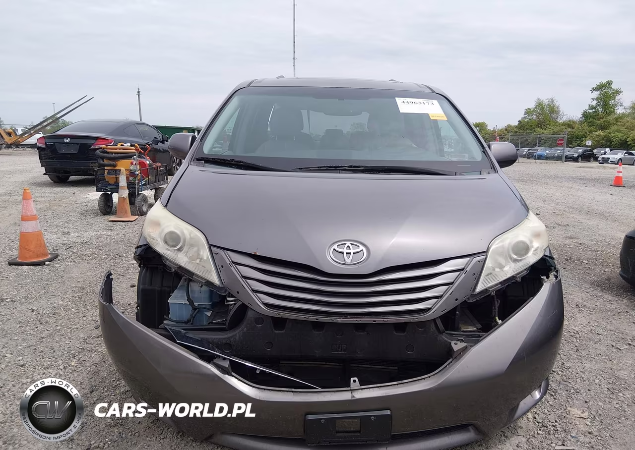 2011 Toyota Sienna Xle V6 VIN:5TDYK3DCXBS171969 - 12