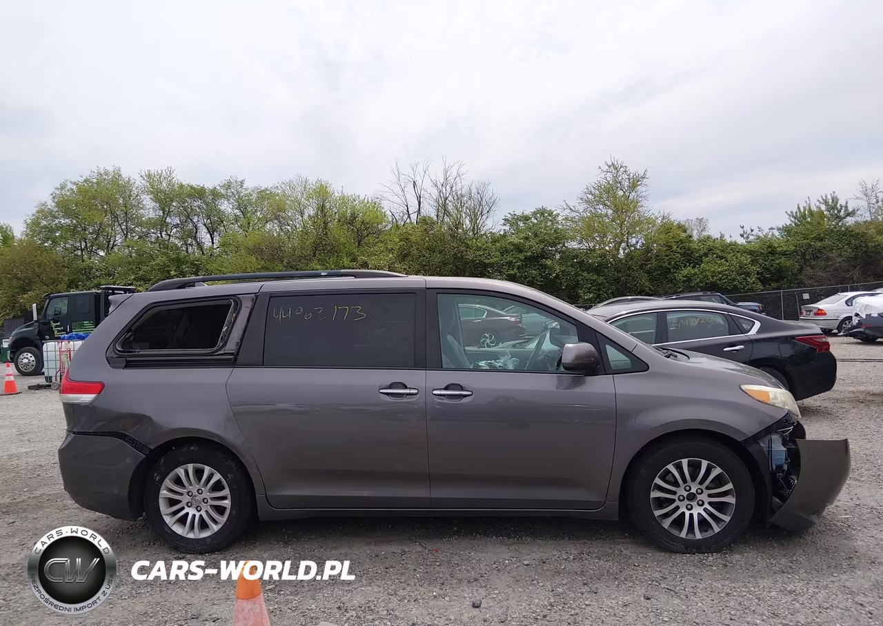 2011 Toyota Sienna Xle V6 VIN:5TDYK3DCXBS171969 - 13
