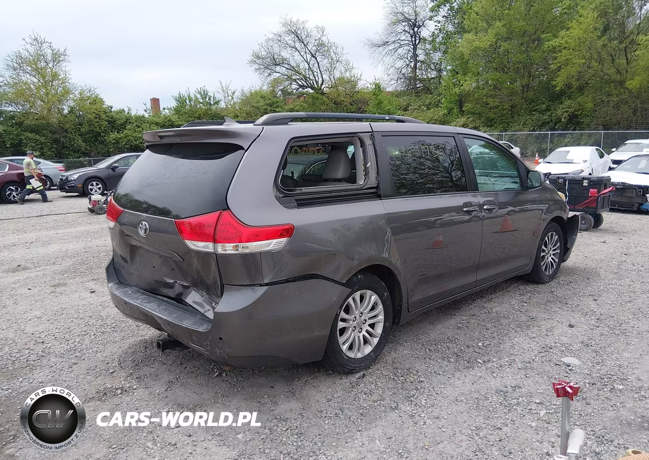 2011 Toyota Sienna Xle V6 VIN:5TDYK3DCXBS171969 - 4