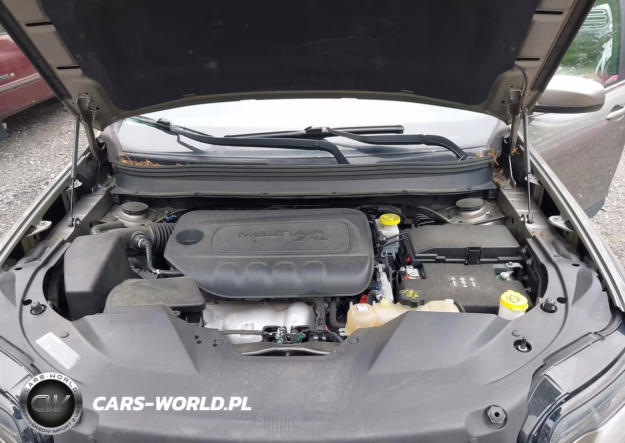 2019 Jeep Cherokee Latitude 4X4 VIN:1C4PJMCB5KD245095 - 10