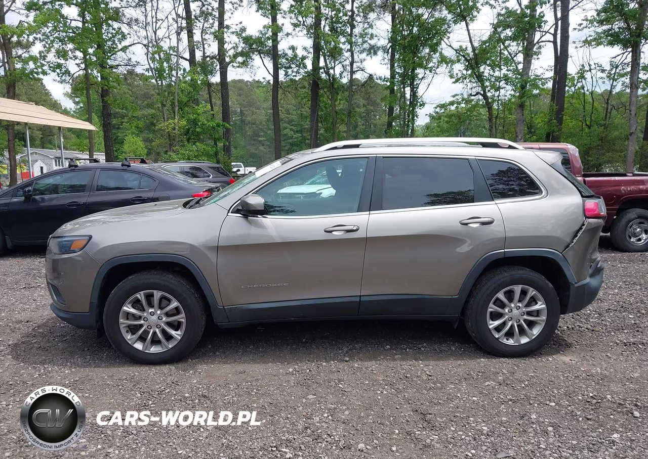 2019 Jeep Cherokee Latitude 4X4 VIN:1C4PJMCB5KD245095 - 14