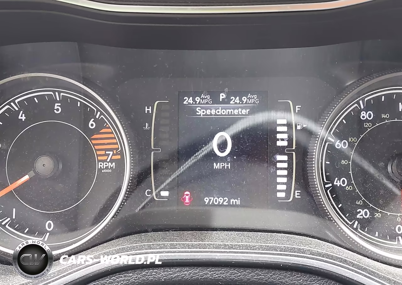 2019 Jeep Cherokee Latitude 4X4 VIN:1C4PJMCB5KD245095 - 15