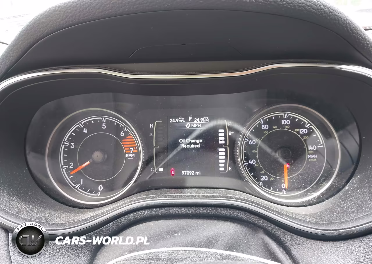 2019 Jeep Cherokee Latitude 4X4 VIN:1C4PJMCB5KD245095 - 7