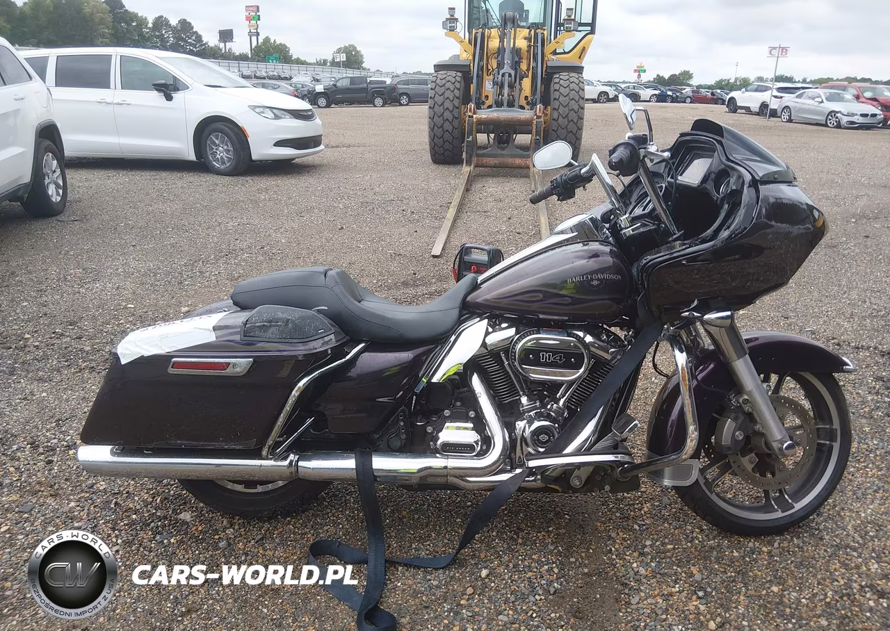 2017 Harley-Davidson Fltrxs Road Glide Special VIN:1HD1KTC12HB650449 - 12
