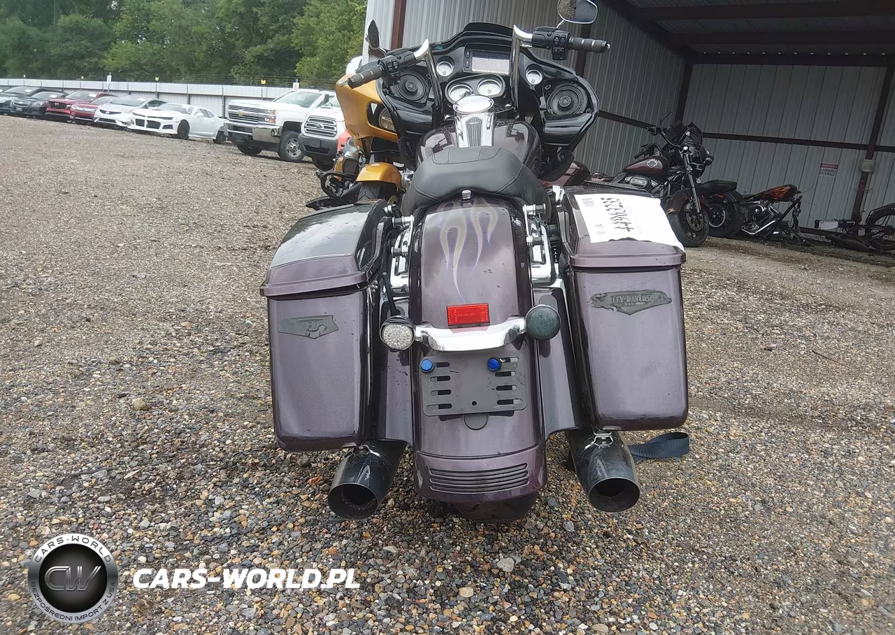 2017 Harley-Davidson Fltrxs Road Glide Special VIN:1HD1KTC12HB650449 - 6
