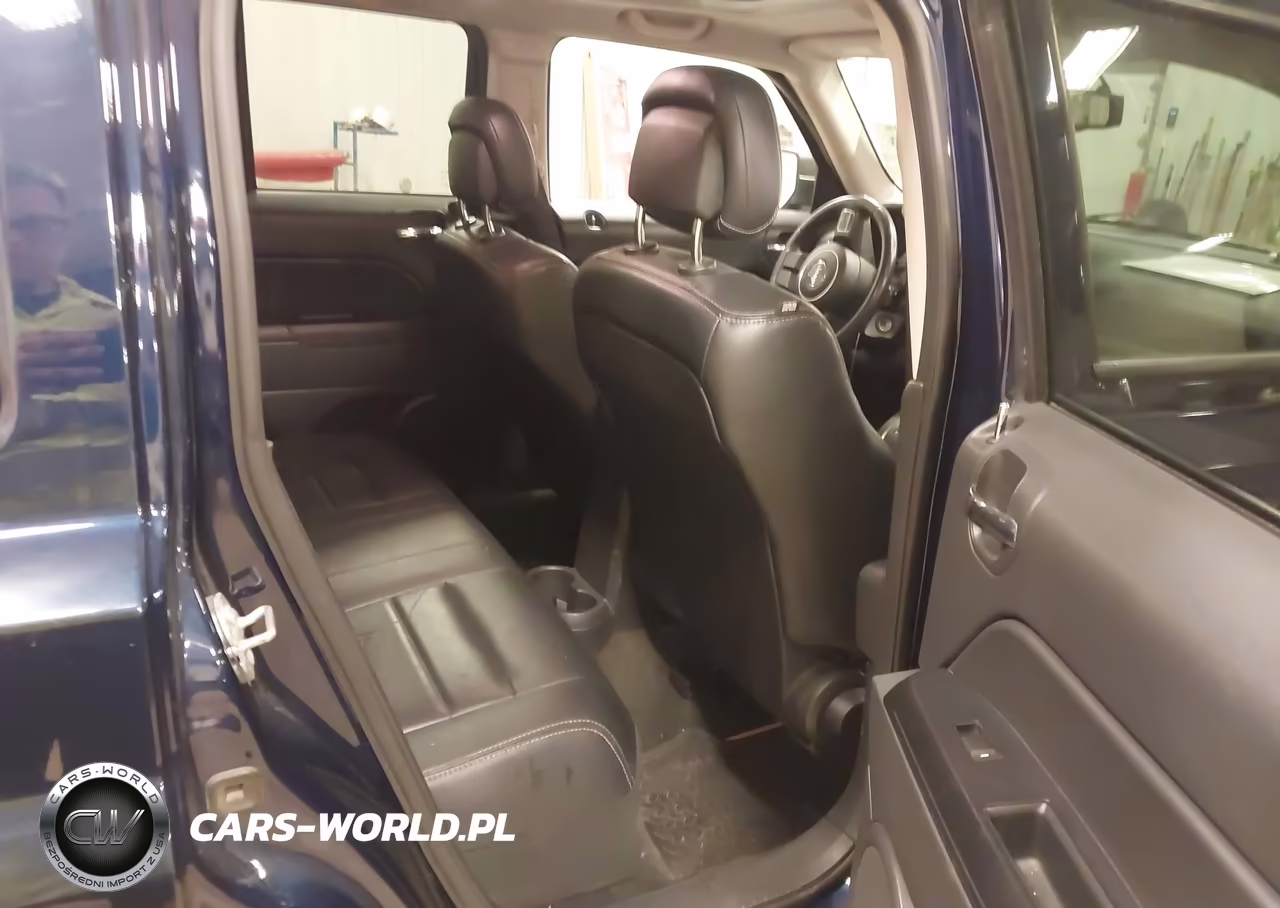 2017 Jeep Patriot High Altitude Fwd VIN:1C4NJPFA4HD137863 - 8