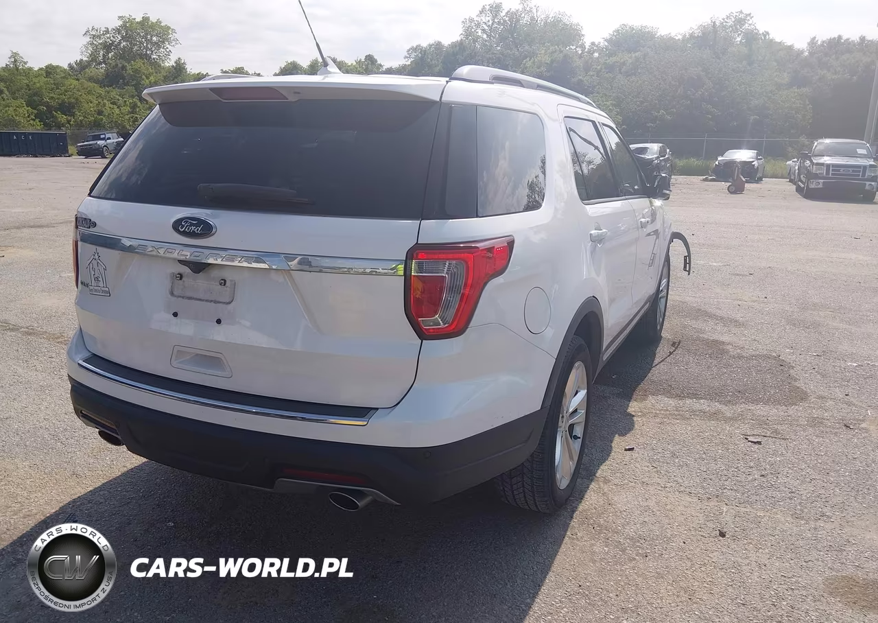 2018 Ford Explorer Xlt VIN:1FM5K7D88JGC63124 - 4