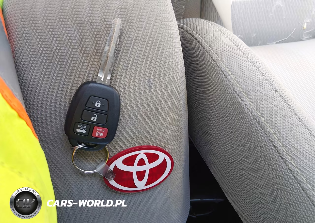 2016 Toyota Corolla Le Plus VIN:5YFBURHE0GP537680 - 11